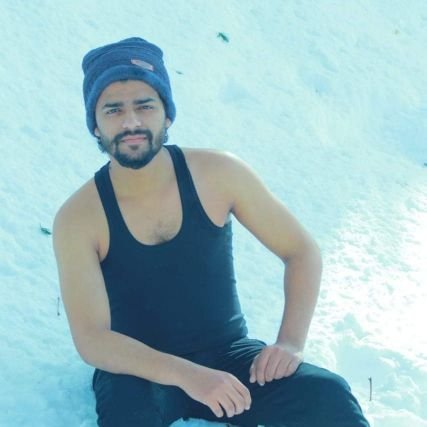 i am boy my age 22 jis girl na ya couple na ya jis couple ko baby chaya rapta kar sakta ha full privacy mila gi my duck 7inch my whatsapp number 03274574878