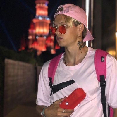 k_ay92's profile picture. 