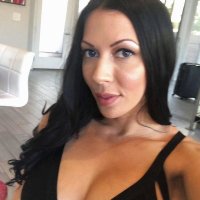 Bessie (@b_bessie13) 's Twitter Profile