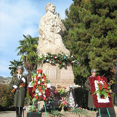 elbuitre1986_'s profile picture. #ՆիկոլԿախաղան

Դաւաճան 
Կապիտուլյանտ
Հողատու
Ազգաքանդ
Մարդասպան
Ձեղասպան
Գող աւազակ
Խայտառակ
Դատաստանի օրդ տեսնելու ես