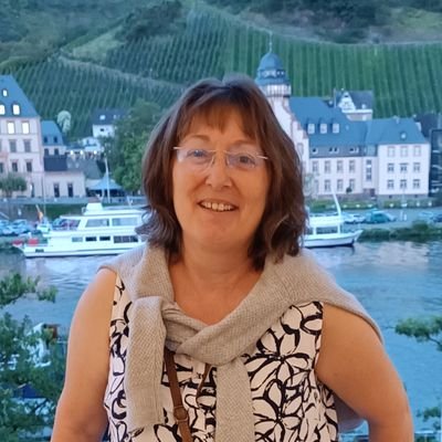 HeidiEngelskir2's profile picture. Life can only be understood backwards, but it must be lived forwards.
#Krankenschwester Bin gerne mit #Wohnwagen unterwegs 
(Nurse, like to travel with caravan)