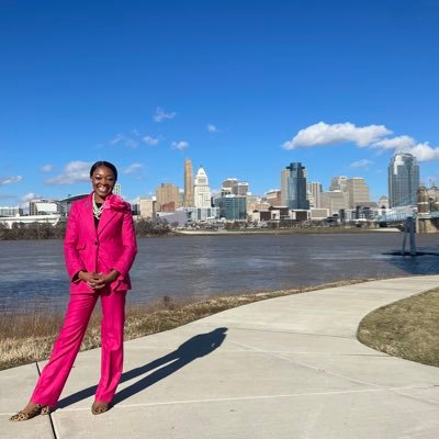 Cincinnati City Councilwoman running for re-election | Fighting for a sustainable, equitable city 💪🏾💕| Official Side: @CMMeekaOwens