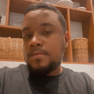 dsinhoo's profile picture. 