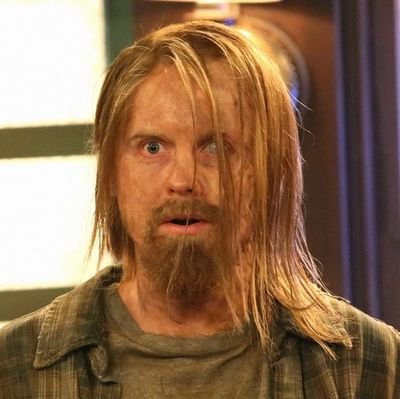 mikeleless's profile picture. scrolling