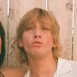 hxldyourbreath's profile picture. they/he/she•🎧🎶❤️• Chase Atlantic🔛🔝•💿🥀•Nr. 1 Hold Your Breath fan • ⚡️🌠🕯️