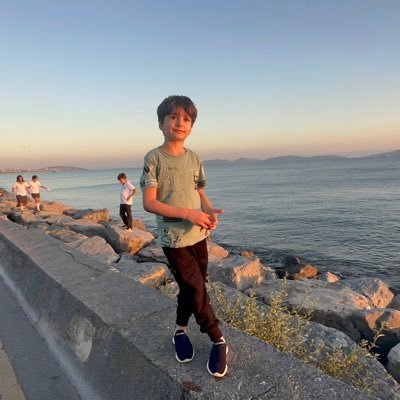 suatadiguzel21's profile picture. 