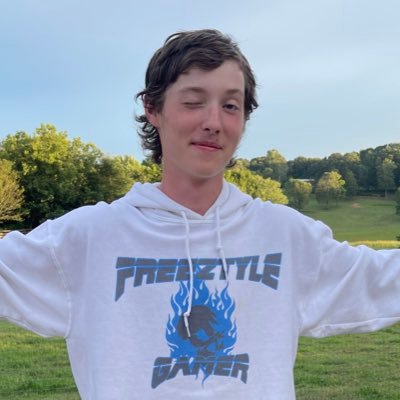 18 yr old content creator. I play Fortnite and speedrun Zelda. Affiliated with @drinkmidnight . https://t.co/yJerYr7sGI