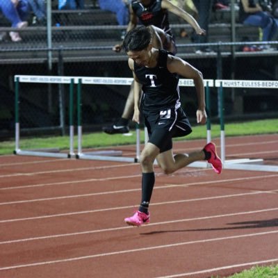 Euless Trinity '24 |5°8|400m hurdles 1:00:89|300 hurdles 42.88|800 2:02|GPA:3.9|IG: ohhvijay email:vijaybhanot1968@gmail.com NCAA ID-2401200560