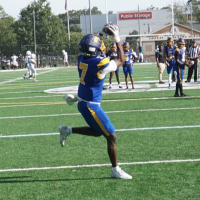 De’Aundrey Davis | Ball Catcher @mjcmustangs | 3.6 GPA | 5’11 WR/SLOT | Former @GsAthletics_fb Receiver | 4.45 40 yard dash | 3 Years of NCAA Eligibility |