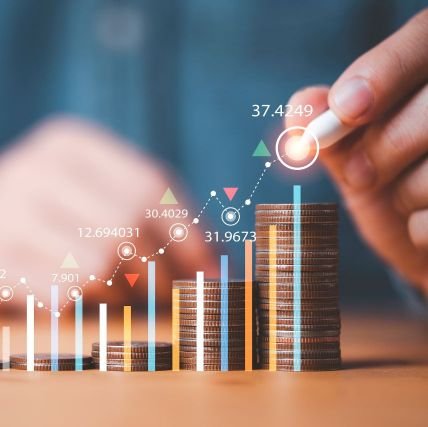 🇳🇴 En Norsk småsparer som har bygget opp en formue på over 4,500,000kr siden 2015! Følg min reise innen sparing og investeringer 💰