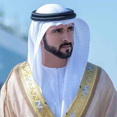 أنا الشيخ حمدان بن محمد، ولي عهد دبي ورئيس وزراء المالية التنفيذي في دولة الإمارات العربية المتحدة