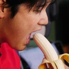 fella_for_stra8's profile picture. ノーハンド👄でイかせます🍌恋人が下手だから、遅漏で女じゃ射精できないなど男のフェラに興味あるストレート男性の性処理してます。
彼女＆嫁とのエッチで満足できない人の性処理も🤫
生マンコより気持ちいいとリピ続出👄🍌

身長体重年齢添えてDM orカカオください。　録音無しOK　ゲイお断り