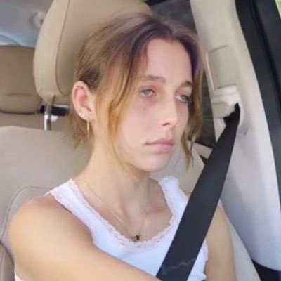 lindsey4tner's profile picture. always tired, a little insane