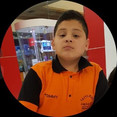 🙌Cuanto comprendes que Dios está contigo ya no importa quien está contra ti y el amor no mira con los ojos, sino con el alma. Lïżãnäthôm❤️