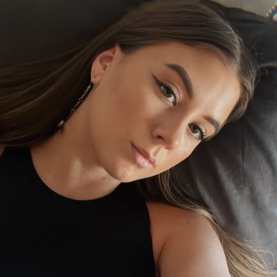 chloembarney Profile Picture