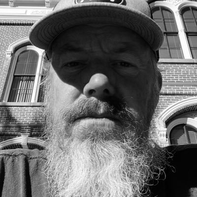 Architectural lighting designer. Lover of light, darkness, art, music and motorcycles.