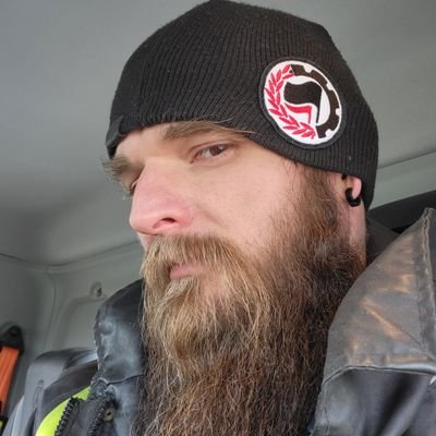 Just some fucking guy on the internet. Atheist, anti-bigot, fuck nazis. Literally a communist. Protect trans lives, defend trans rights. He/him.