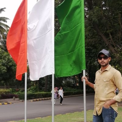 Irfan4165's profile picture. The Future Belongs To Those Who Believe Inthe Beauty Of Their Dreams ✌️🤘👍