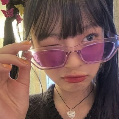 sadgrille_'s profile picture. 