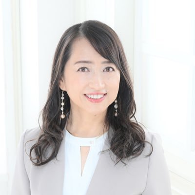 1zMEb2paPTXkMdl's profile picture. 企業や官庁の研修講師(25年)と、ベビーサイン講師(17年)をしながら、心理カウンセラーとしても活動しております😊一人でも多く方の笑顔を繋げられたらという思いで毎日過ごしております💕