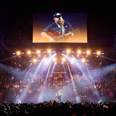 Luke Combs Fan Profile