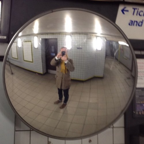 Husband to @rostabella . Father to Baxter, Heidi & Edith. Film poster designer. South East London. Millwall.