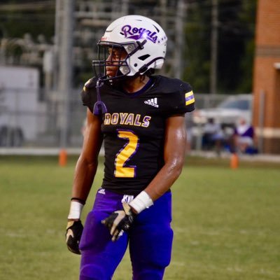 ‘24💛💜 🏈🏀5’11 160 FS & CB TRACK 400 & 4x4 53.65 3.0 GPA ✝️iversonbaker06@gmail.com