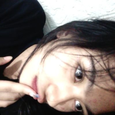 lilhilar_'s profile picture. aaaaahhh this bitch