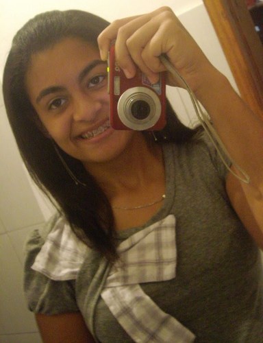 Sou como você me vê.
Posso ser leve como uma brisa ou forte como uma ventania,
Depende de quando e como você me vê passar.
- Clarice Lispector.