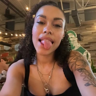 z2bomb's profile picture. baby welcome to the party