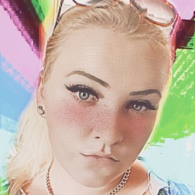 Charlott3_Fay3's profile picture. Follow me yeah? Thanks :)