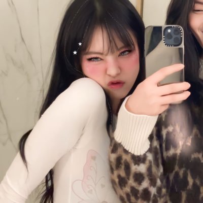 avhenir's profile picture. ⠀⠀ ·˚ ༘ ♡ ᭪ Silk Doll fr. Blumarine ✿ ┆6 सुबह ☆﹒ She’s the kind of book that you can’t put down, living in her own melodrama, lost in a film scene.