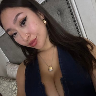 itzmariscal8's profile picture. sup