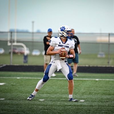 West Lyon class 2025 QB, FS, P |40yd, 4.8|605-951-8908 Ht 6’ BW 180lbs(NHS member)🏈🏀⚾️