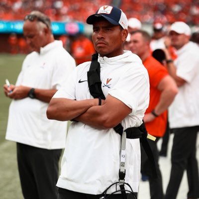 UVA Assistant Equipment Manager #EQ Photography IG 📷 @photosbymaxmax FIU Alum #Pawsup 🐾🐾