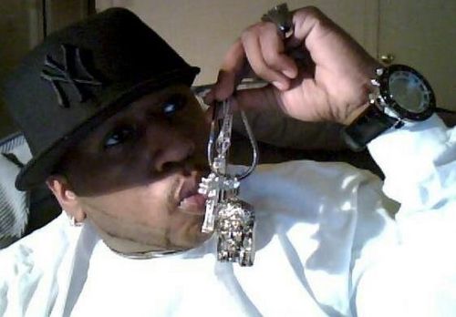 chakra song writter rnb hip hop urban flow also poet unsigned doing moves pls check out facebook link