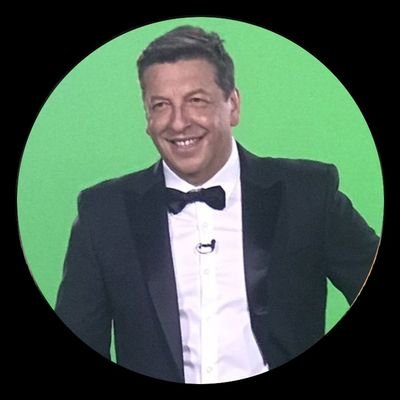 El JC Rodríguez le dicen.
Conductor de #PodemosHablarCHV @ContigoCHV Late SLB y PCR CHV, Podría ser Peor @biobio y de @lajunta_oficial (ɐᴉpoɹɐꓒ).
