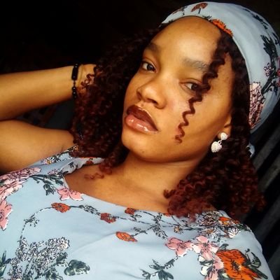 Lover of God
//Finance enthusiast
//yorubaddie 😚
baby girl 😘 😘 😚
latest graduate 👌💥💥💥