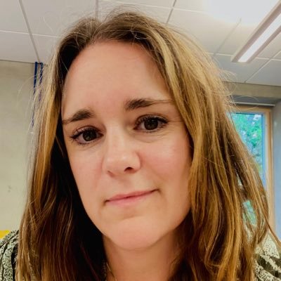 andelin82's profile picture. Förstelärare i svenska, fokus på digitala möjligheter och demokratiuppdraget. Gillar böcker, jämställdhet, yoga & aktier.