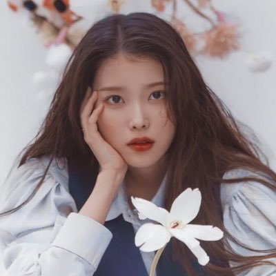 lena | readings open 🌸さんのプロフィール画像