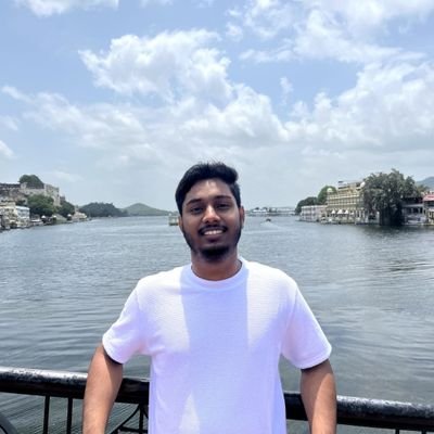 OyeeYashhh's profile picture.
