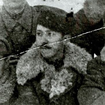 Historialaria ofizioz, memorialaria afizioz.