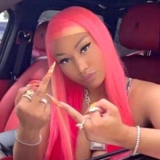 iccygossips's profile picture. baddie in lov  🩷 and barbz