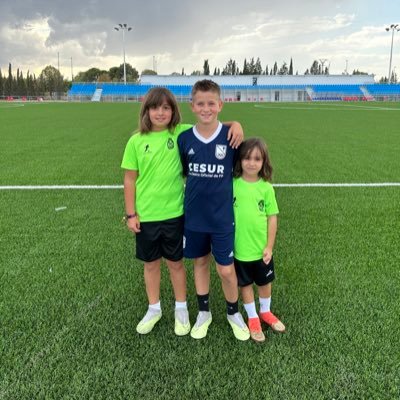 DelToro_1982's profile picture. Joaquín(2012) @rcdzaragoza 1ª Infantil Álvaro(2015) @CDOliverUrrutia Benjamín preferente y @equipesport_fs Superliga Jorge(2017) @CDOliverUrrutia 2ª Benjamín