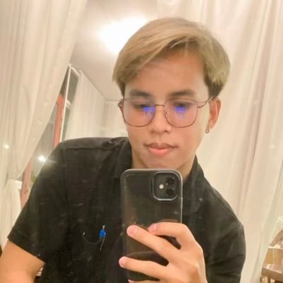 MCDH_99's profile picture. Alone