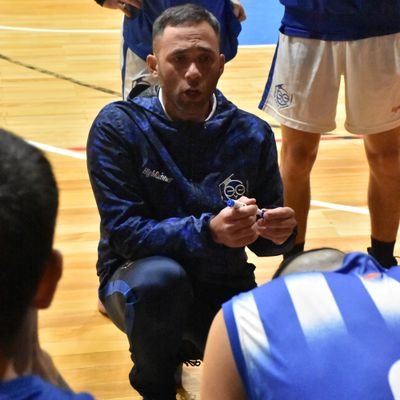 Periodismo #UNLP
Entrenador de Basquet en @OficialCeye 🏀 🦉