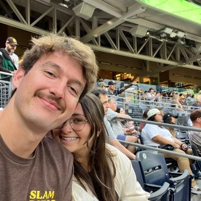 ArataLouis's profile picture. sports | Lowkey Lebron James fan account | hopeful stay at home husband |🦆 UO alum