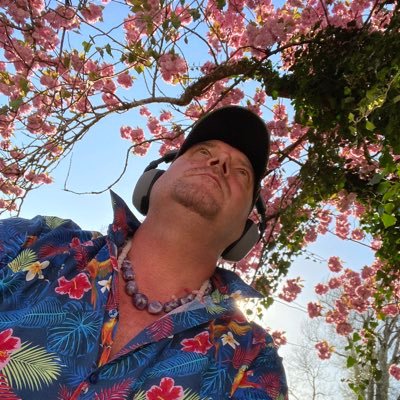 8020momo's profile picture. ☮️n💜a🌏 ✌🏼🙏🏼✌🏼 Playlist Curator https://t.co/ywOj34ZY0n mo'Playlist'Jay Momo https://t.co/rQAOn9W2cB