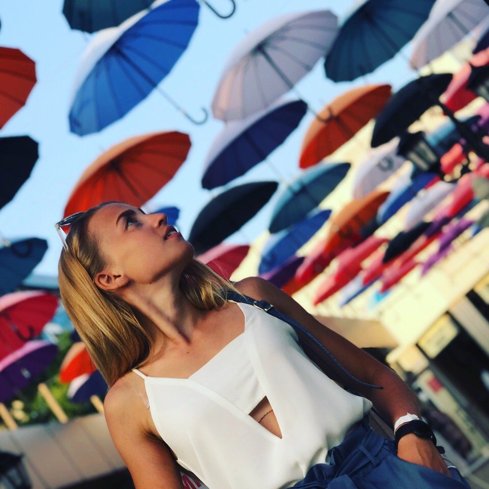 Carolin57130989's profile picture. 🌹🍷 Wine and dine me? Seeking romantic partner 💕😘 💘👀 Don't miss your chance! Click bio! 👀💘