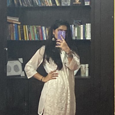 tvveets__'s profile picture. humorously nerdy || DSE’24